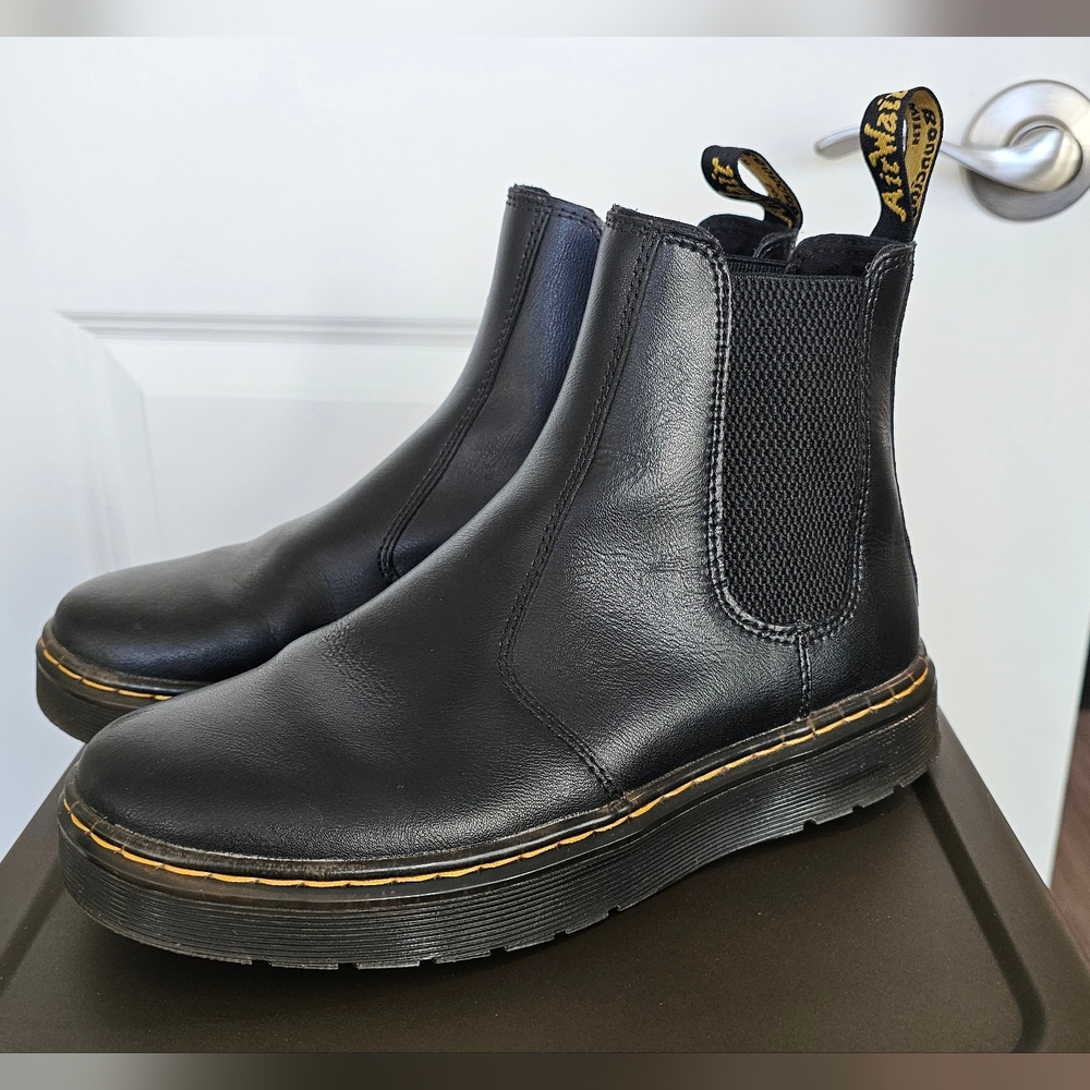Dr. Martens Dorian Chelsea Boots Black Leather Pull On Women's Size 7 EU 38 - Picture 3 of 11